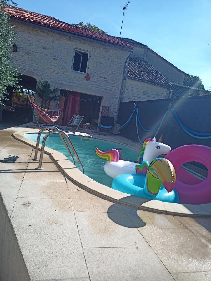 Belle Chambre D'Hote Pour 2 A 4 Personnes Daire Chef-Boutonne Dış mekan fotoğraf