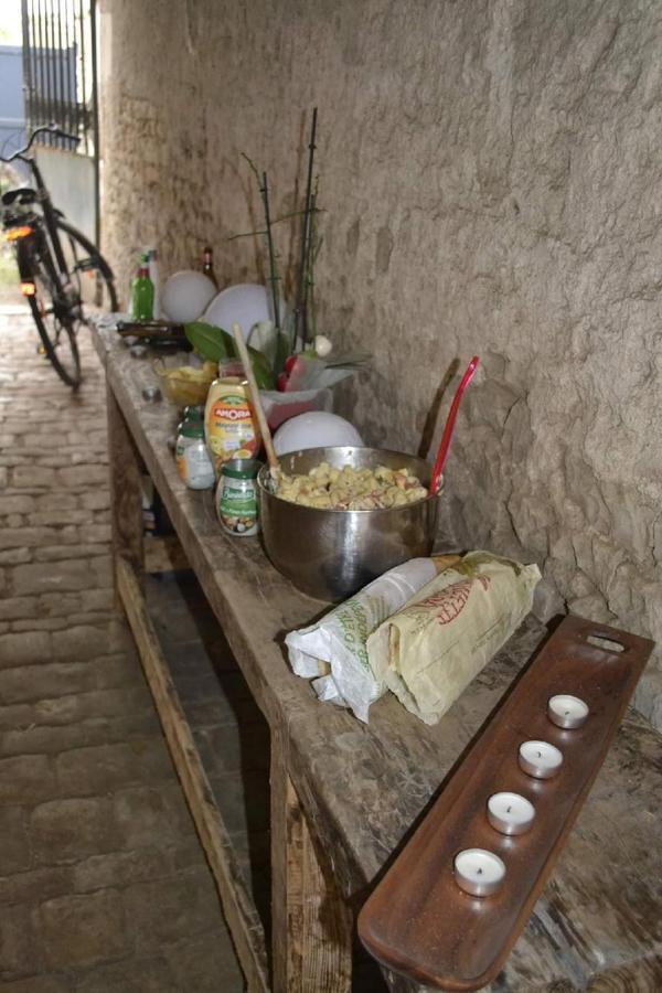 Belle Chambre D'Hote Pour 2 A 4 Personnes Daire Chef-Boutonne Dış mekan fotoğraf